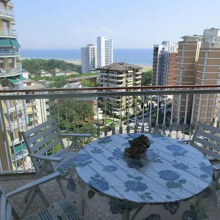 Lägenhet Wonderful With Swimming Pool, Terrace And Sea View Lignano Sabbiadoro
