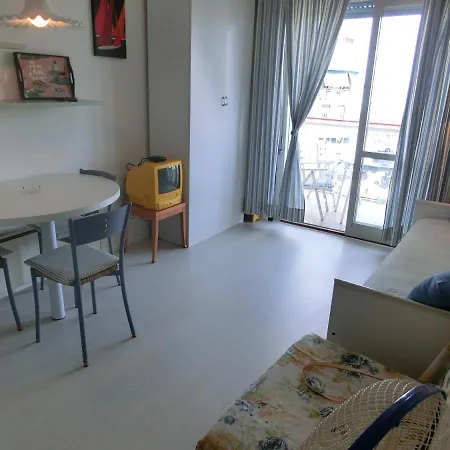 Wonderful Studio With Swimming Pool, Terrace And Sea View *