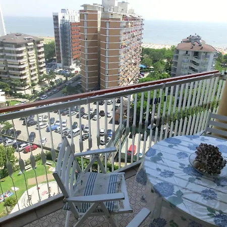 Wonderful With Swimming Pool, Terrace And Sea View Lägenhet