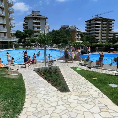 Apartment Wonderful Studio With Swimming Pool, Terrace And Sea View